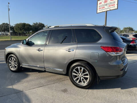 2015 Nissan Pathfinder for sale at SALINAS AUTO SALES in Corpus Christi TX
