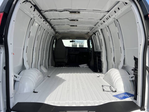 2025 Chevrolet Express 3500