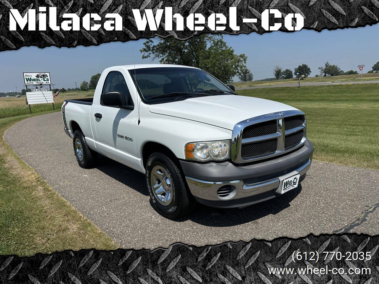 White 2002 Dodge Ram 1500 ST 2dr Regular Cab ST 2WD SB 1