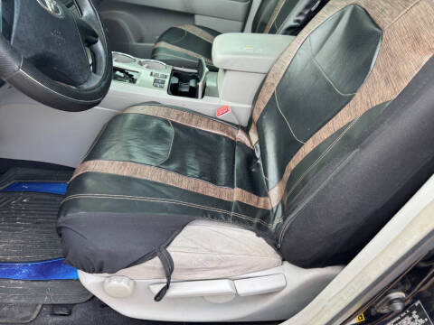 2011 Toyota Highlander SE