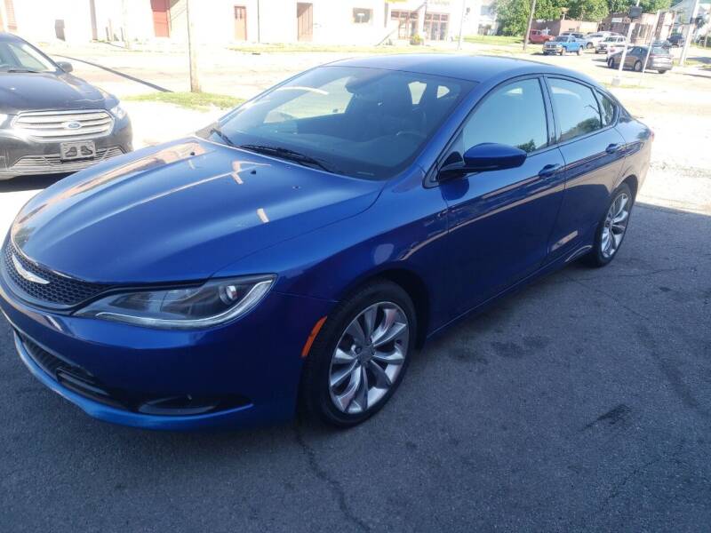 2015 Chrysler 200 for sale at M & C Auto Sales in Toledo OH