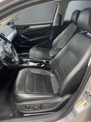 2013 Volkswagen Passat SE