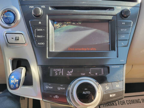 2013 Toyota Prius v Two