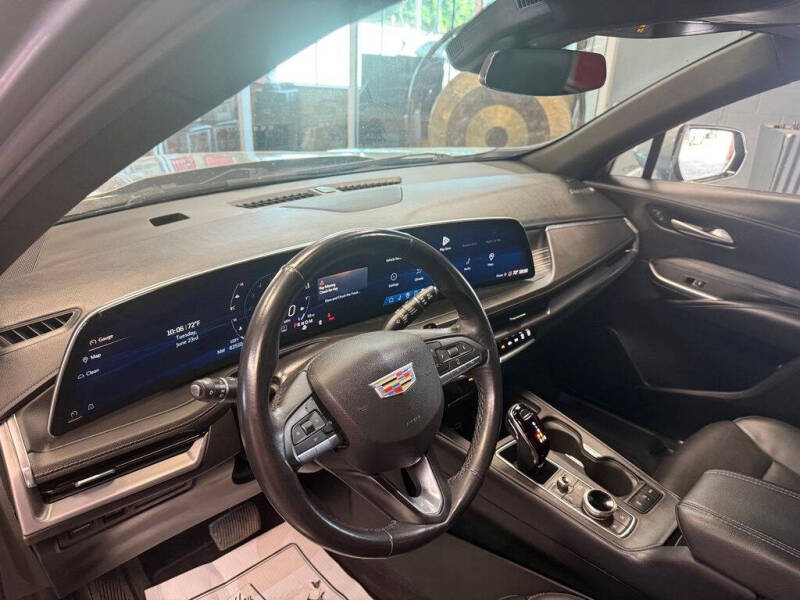 2024 Cadillac XT4 Premium Luxury