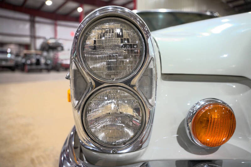 1972 Mercedes-Benz 280-Class