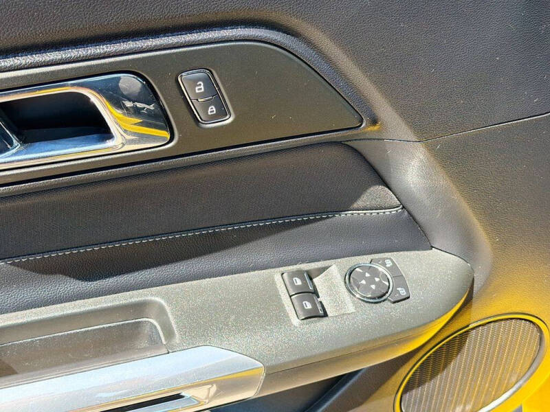 2016 Ford Mustang V6