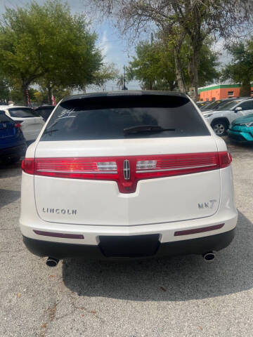 2017 Lincoln MKT