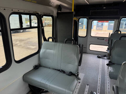 2015 Ford E-Series E-350 SD