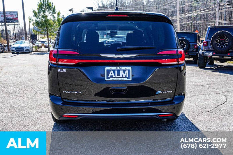 2024 Chrysler Pacifica Plug-In Hybrid Select