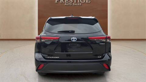 2022 Toyota Highlander Hybrid XLE