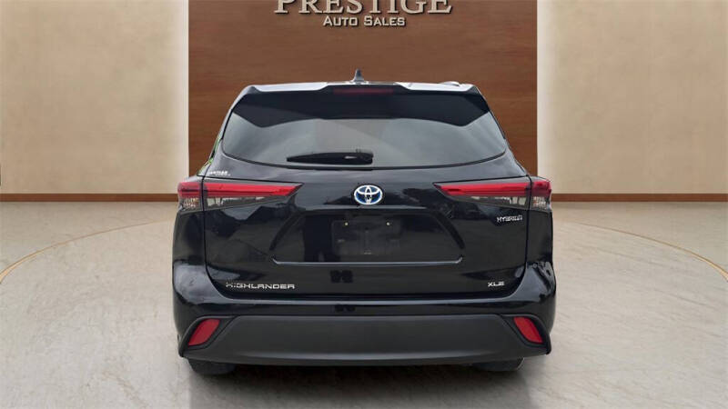 2022 Toyota Highlander Hybrid XLE