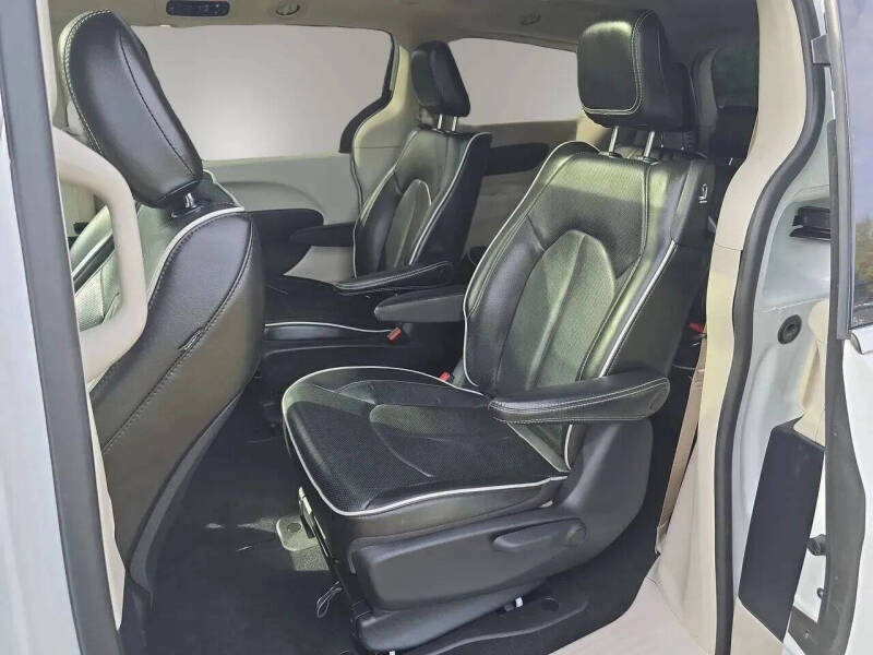 2022 Chrysler Pacifica Hybrid Limited