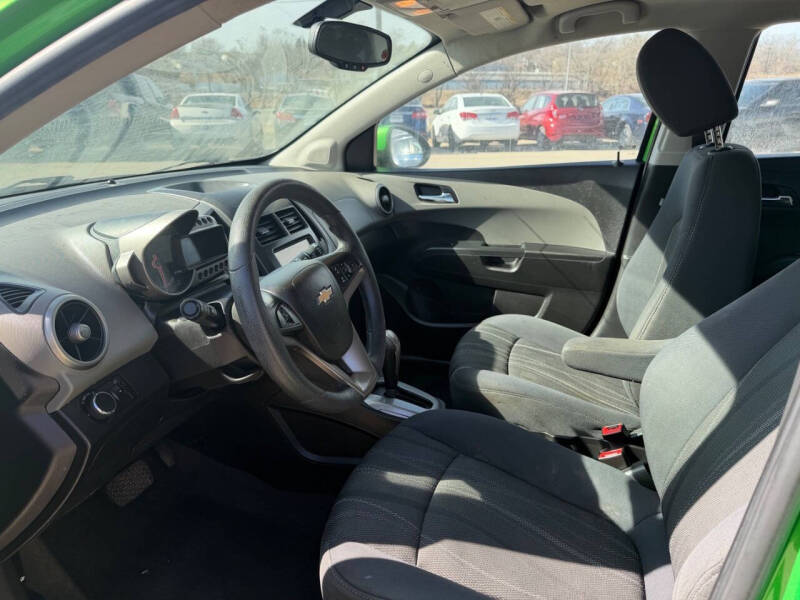 2016 Chevrolet Sonic LT Auto