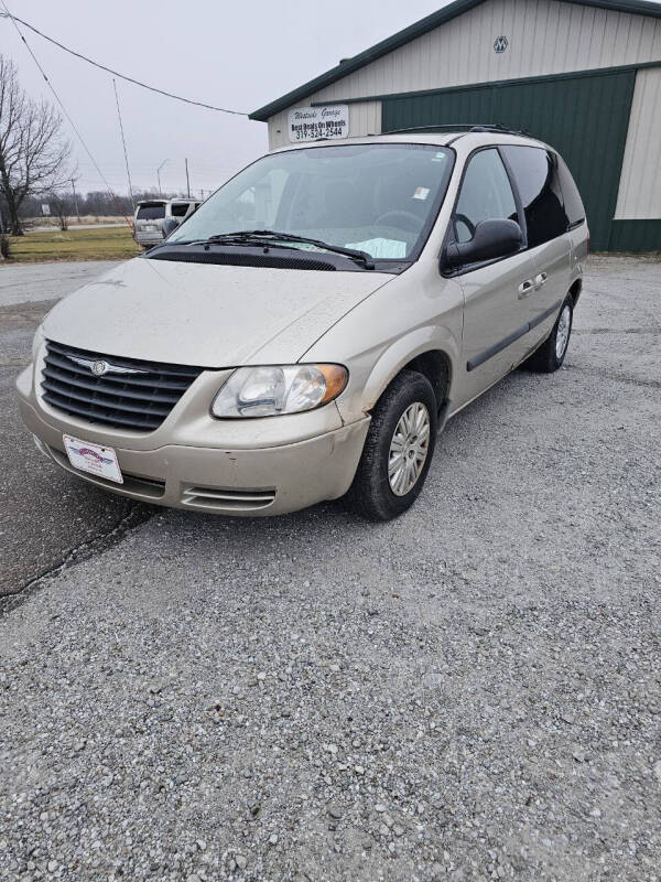 2006 Chrysler Town and Country for sale at WESTSIDE GARAGE LLC in Keokuk IA