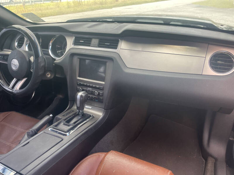 2013 Ford Mustang V6