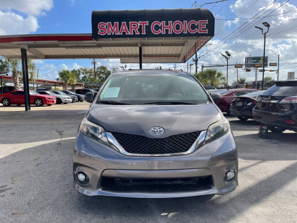 2013 Toyota Sienna for sale at SMART CHOICE AUTO in Pasadena, TX