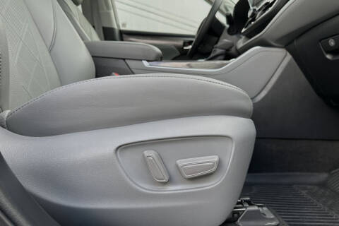 2023 Toyota Highlander Hybrid Platinum