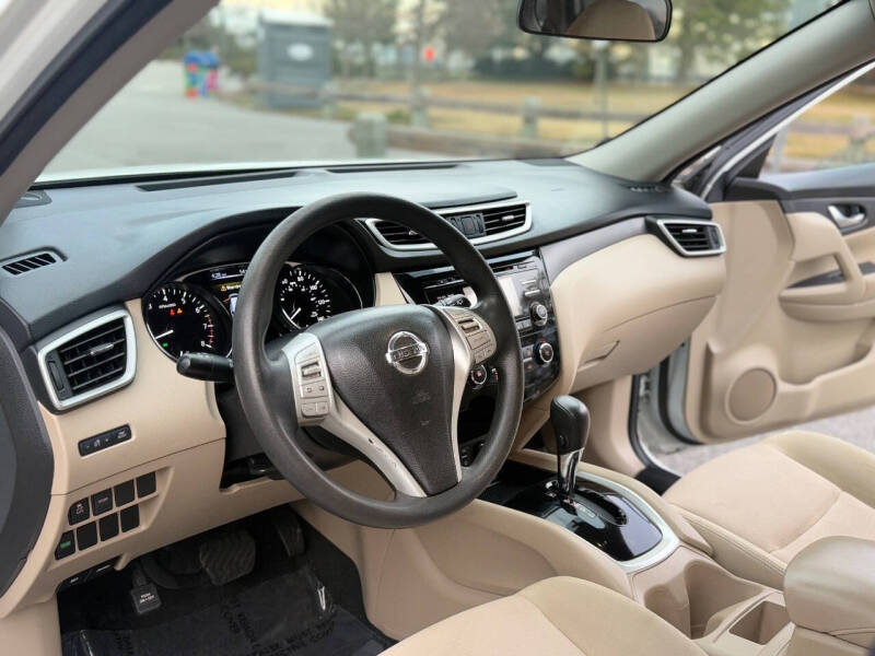 2016 Nissan Rogue SV