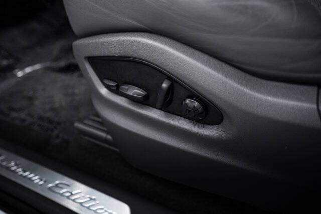 2023 Porsche Cayenne Platinum Edition