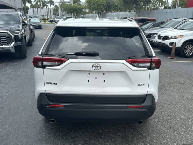 2020 Toyota RAV4 XLE