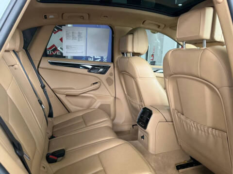 2016 Porsche Macan S