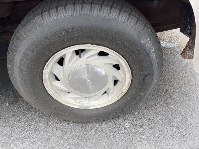 2000 Ford E-Series E-150