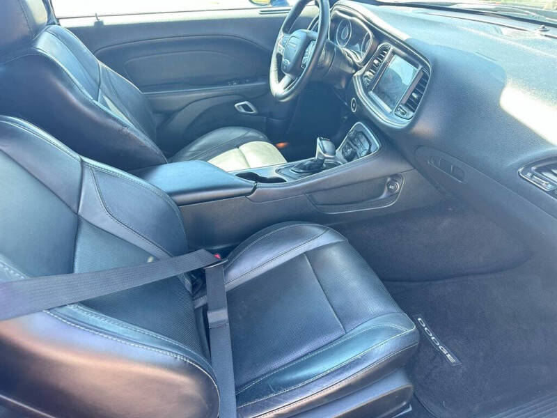 2016 Dodge Challenger SXT