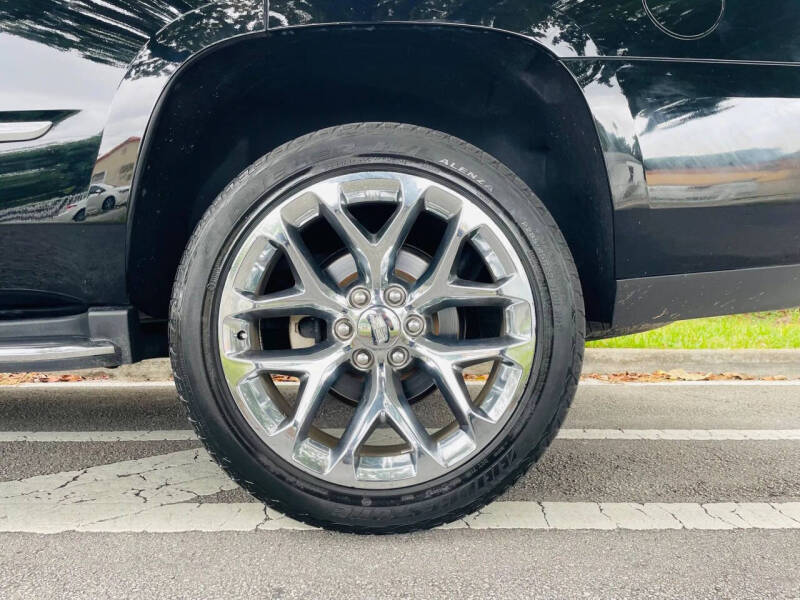 2017 Cadillac Escalade Luxury