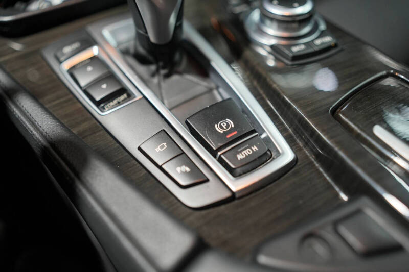 2012 BMW 5 Series 550i