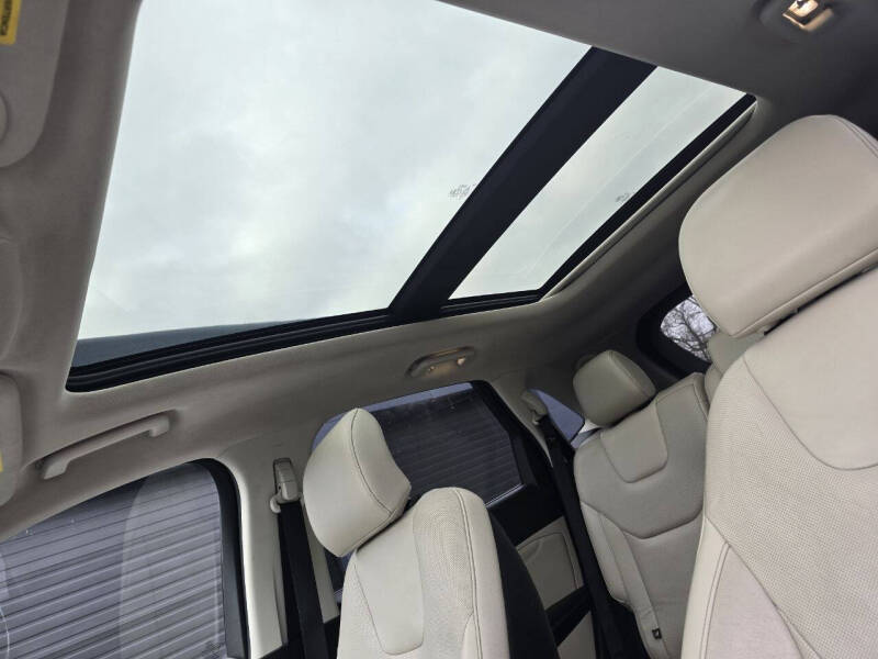 2015 Ford Edge Titanium photo 15