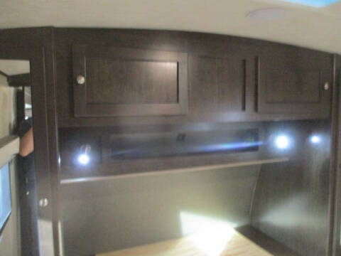 2019 Heartland Shadow Cruiser 240BHS