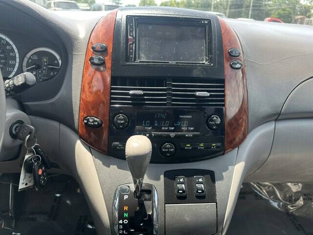 2004 Toyota Sienna