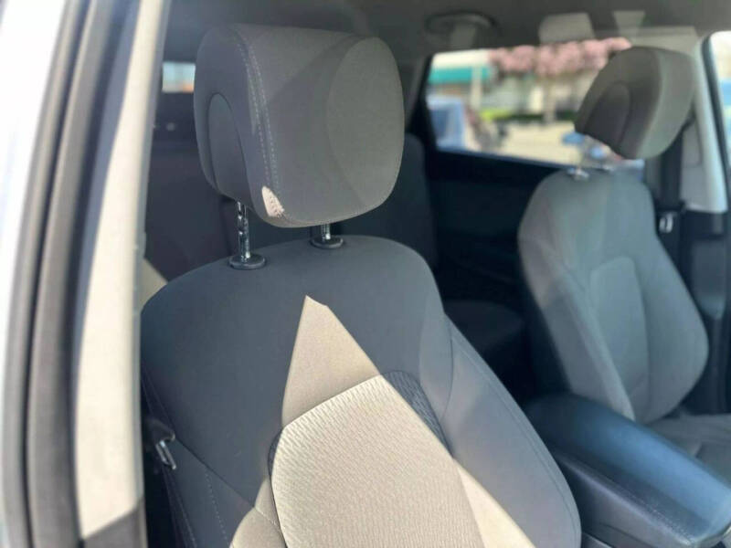 2017 Hyundai Santa Fe SE