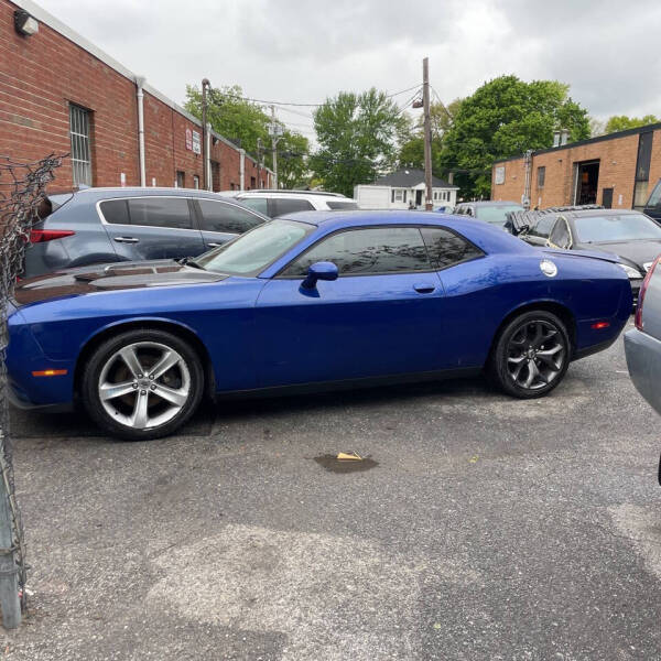2018 Dodge Challenger SXT Plus