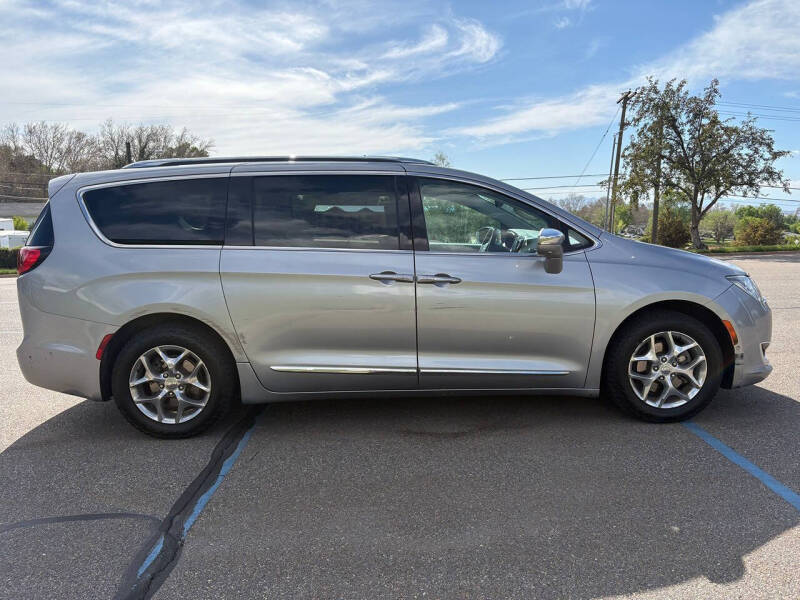2017 Chrysler Pacifica Limited