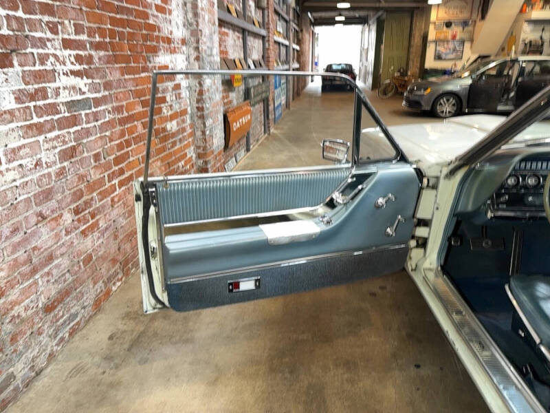 1965 Ford Thunderbird