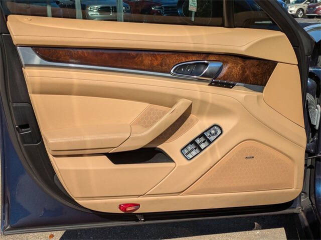 2015 Porsche Panamera 4