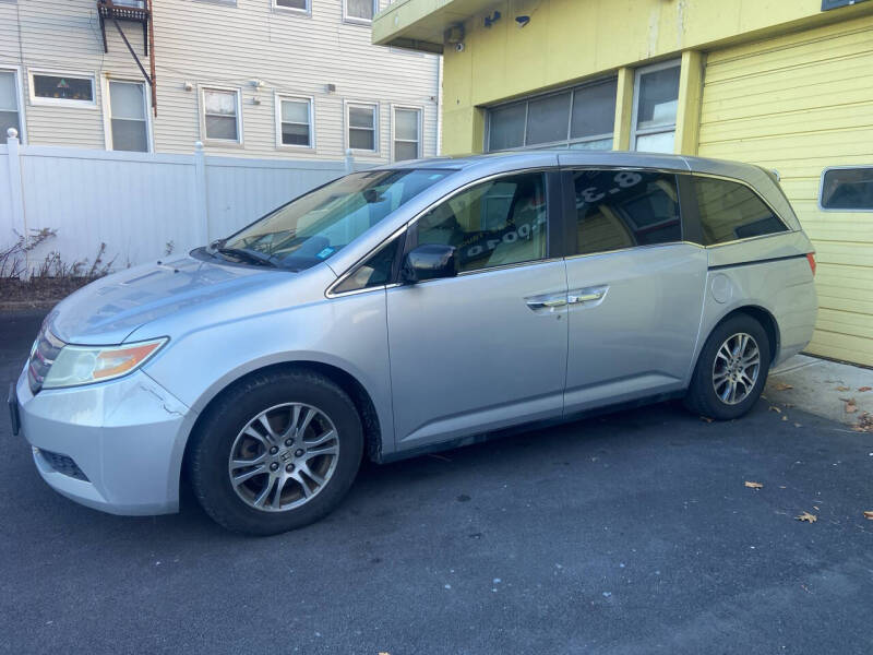 Honda Odyssey's photo