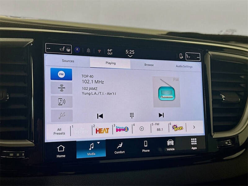 2026 Chrysler Voyager LX