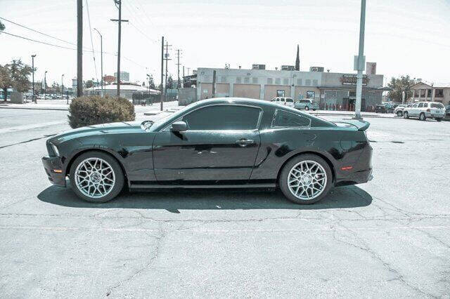 2014 Ford Mustang V6 photo 3