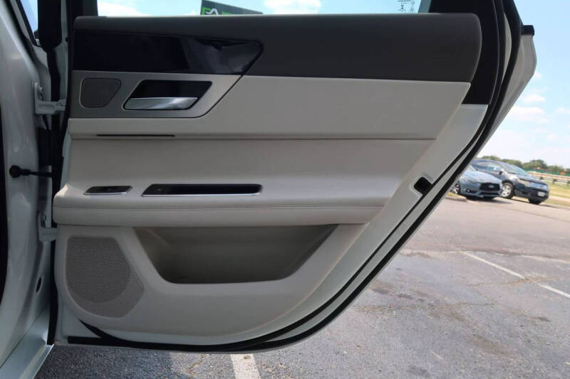 2017 Jaguar XF 35t Prestige