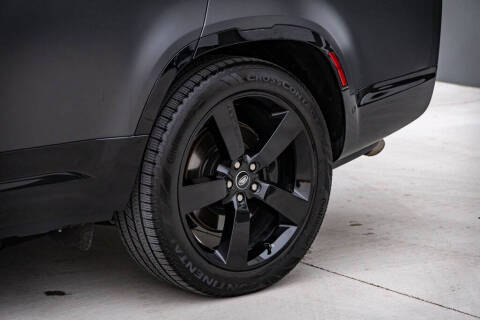 2024 Land Rover Defender 130 V8 P500