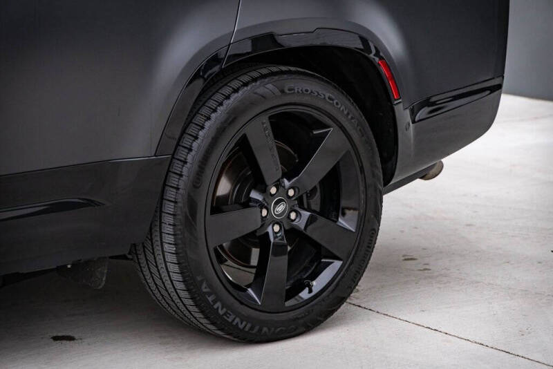 2024 Land Rover Defender 130 V8 P500