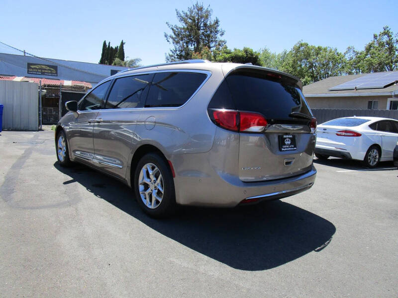 2017 Chrysler Pacifica Limited