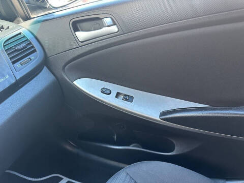 2017 Hyundai Accent SE