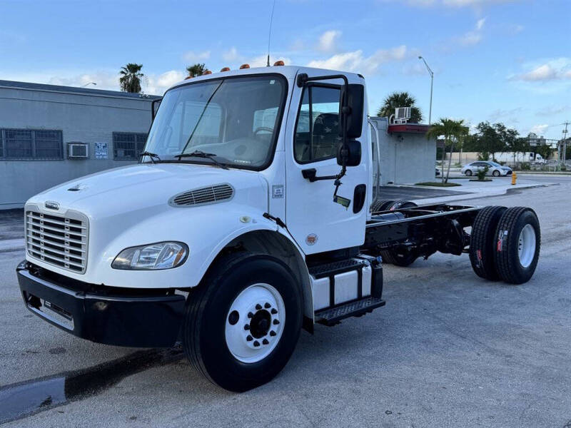 2018 Freightliner M2 106