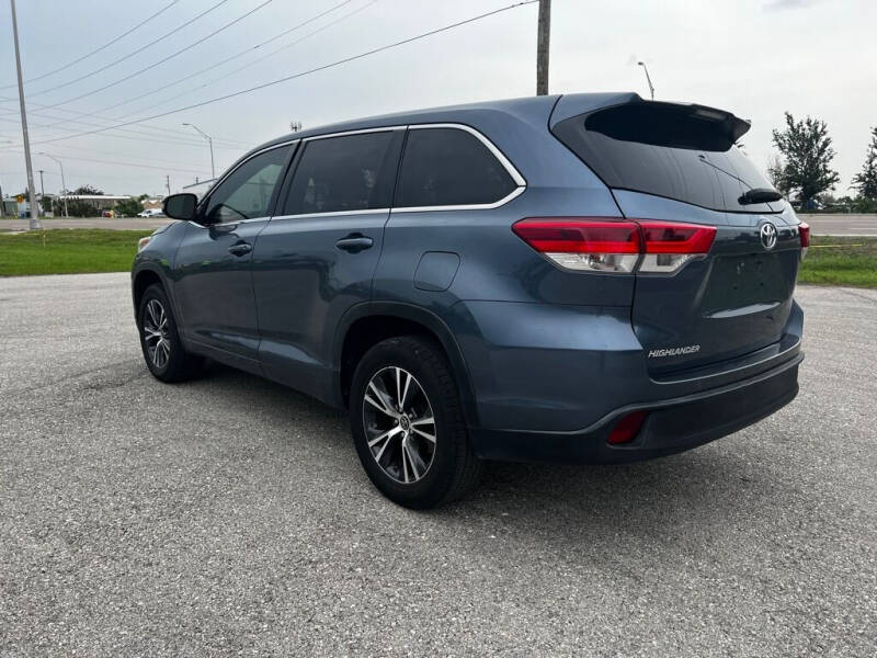 2017 Toyota Highlander LE