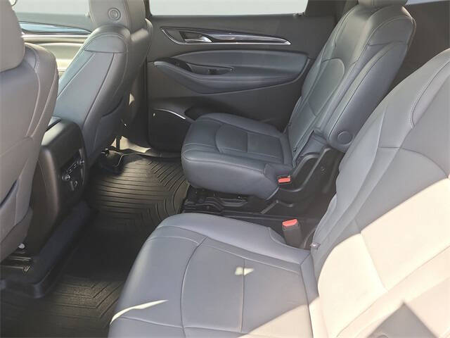 2022 Buick Enclave Essence