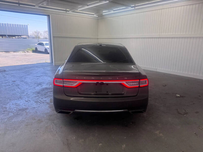 2017 Lincoln Continental Select