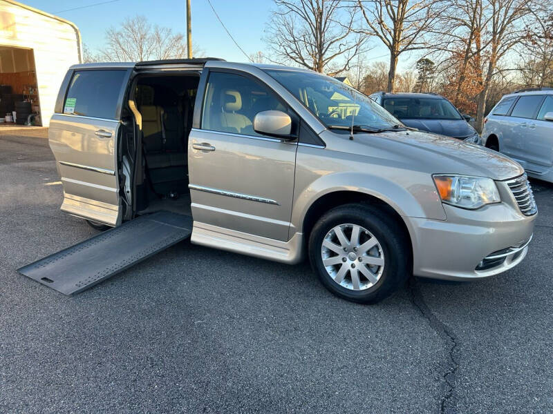 2013 Chrysler Town and Country for sale at ULTIMATE MOTORS in Midlothian VA